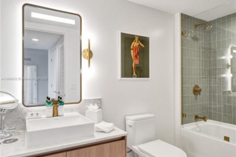 Condo in Miami, Florida, 2 bedrooms  № 1946835 - photo 27