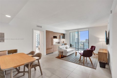 Condo in Miami, Florida, 2 bedrooms  № 1946835 - photo 6