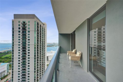 Condo in Miami, Florida, 2 bedrooms  № 1946835 - photo 4