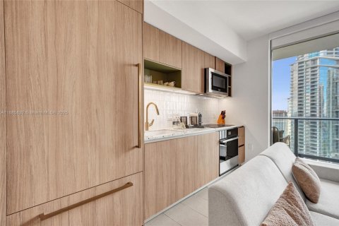 Condo in Miami, Florida, 2 bedrooms  № 1946835 - photo 16