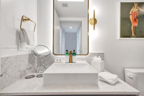Condo in Miami, Florida, 2 bedrooms  № 1946835 - photo 30