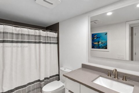 Condo in Fort Lauderdale, Florida, 2 bedrooms № 2403808 - photo 10