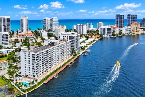 Condo in Fort Lauderdale, Florida, 2 bedrooms № 2403808 - photo 14