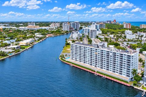 Condo in Fort Lauderdale, Florida, 2 bedrooms № 2403808 - photo 15
