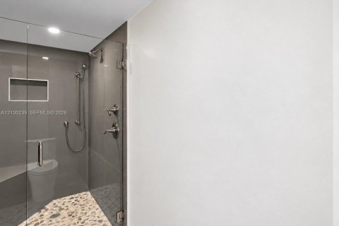 Condo in Fort Lauderdale, Florida, 2 bedrooms № 2403808 - photo 12
