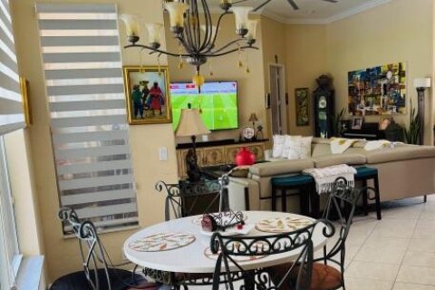 Villa ou maison à vendre à West Palm Beach, Floride: 4 chambres, 268.39 m2 № 2147049 - photo 14