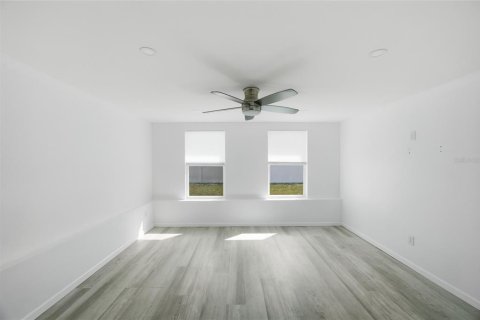 House in New Port Richey, Florida 3 bedrooms, 131.92 sq.m. № 2230116 - photo 18