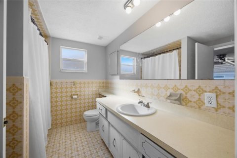 House in New Port Richey, Florida 3 bedrooms, 131.92 sq.m. № 2230116 - photo 25