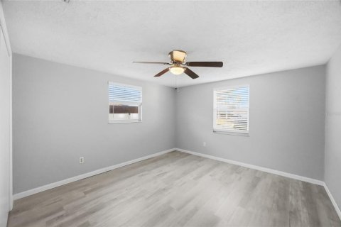 House in New Port Richey, Florida 3 bedrooms, 131.92 sq.m. № 2230116 - photo 26