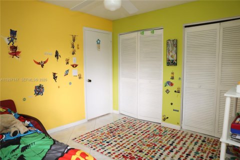 House in Pembroke Pines, Florida 2 bedrooms, 104.98 sq.m. № 1995051 - photo 14