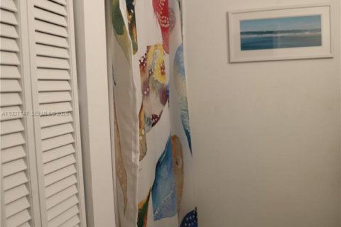 House in Pembroke Pines, Florida 2 bedrooms, 104.98 sq.m. № 1995051 - photo 5