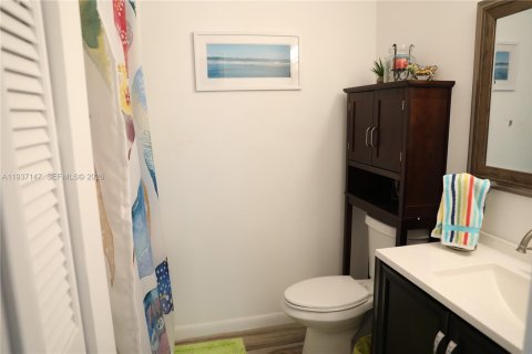 House in Pembroke Pines, Florida 2 bedrooms, 104.98 sq.m. № 1995051 - photo 6