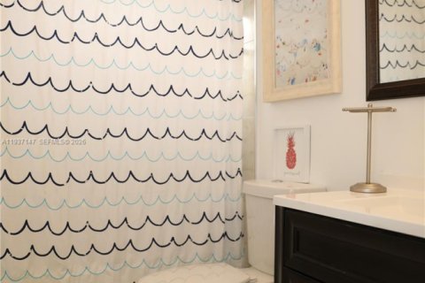 House in Pembroke Pines, Florida 2 bedrooms, 104.98 sq.m. № 1995051 - photo 12