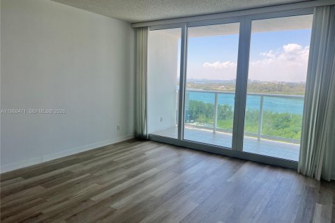 Copropriété à louer à Sunny Isles Beach, Floride: 2 chambres, 126.07 m2 № 2028360 - photo 8