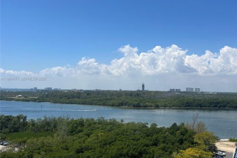 Copropriété à louer à Sunny Isles Beach, Floride: 2 chambres, 126.07 m2 № 2028360 - photo 24