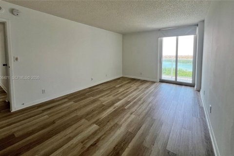Copropriété à louer à Sunny Isles Beach, Floride: 2 chambres, 126.07 m2 № 2028360 - photo 13