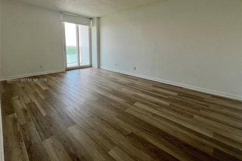 Copropriété à louer à Sunny Isles Beach, Floride: 2 chambres, 126.07 m2 № 2028360 - photo 12