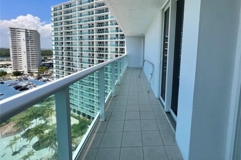 Copropriété à louer à Sunny Isles Beach, Floride: 2 chambres, 126.07 m2 № 2028360 - photo 20