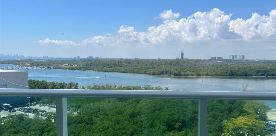 Condo à Sunny Isles Beach, Floride, 2 chambres  № 2028360