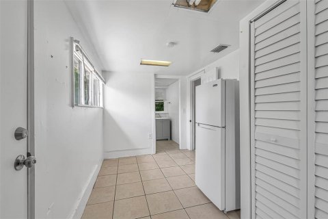 House in Daytona Beach, Florida 3 bedrooms, 89.74 sq.m. № 1799995 - photo 25