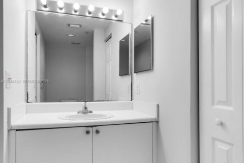 Снять в аренду кондоминиум в Мирамар, Флорида 3 спальни, 105.91м2, № 2004512 - фото 23