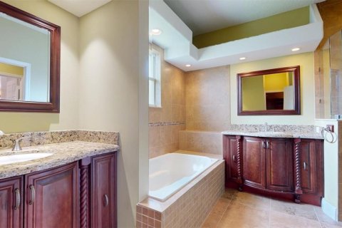 House in Vero Beach, Florida 5 bedrooms, 379.88 sq.m. № 1614834 - photo 28