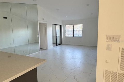 Copropriété à vendre à Lake Worth, Floride: 2 chambres, 97.45 m2 № 2094174 - photo 11