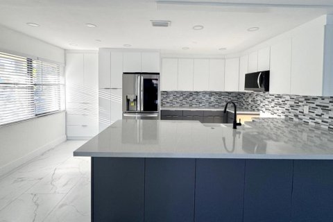 Copropriété à vendre à Lake Worth, Floride: 2 chambres, 97.45 m2 № 2094174 - photo 4