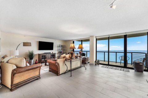 Copropriété à louer à Boca Raton, Floride: 2 chambres, 141.77 m2 № 2191861 - photo 10