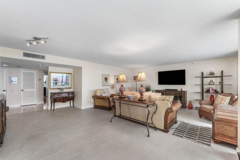 Copropriété à louer à Boca Raton, Floride: 2 chambres, 141.77 m2 № 2191861 - photo 13