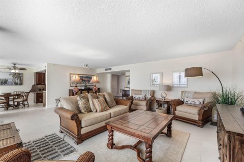 Copropriété à louer à Boca Raton, Floride: 2 chambres, 141.77 m2 № 2191861 - photo 11