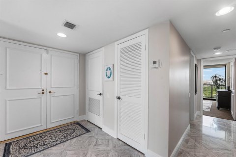Copropriété à louer à Boca Raton, Floride: 2 chambres, 141.77 m2 № 2191861 - photo 5
