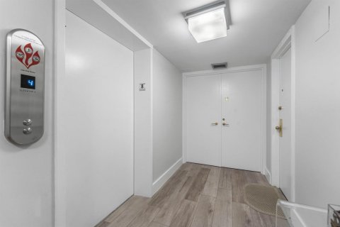 Copropriété à louer à Boca Raton, Floride: 2 chambres, 141.77 m2 № 2191861 - photo 4