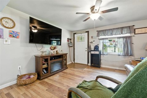 Casa en venta en Zephyrhills, Florida, 2 dormitorios, 110 m2 № 1833392 - foto 8
