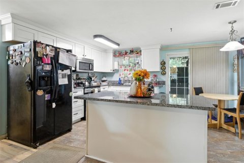 Casa en venta en Zephyrhills, Florida, 2 dormitorios, 110 m2 № 1833392 - foto 10
