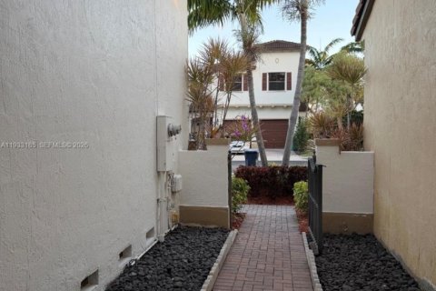 Villa ou maison à louer à Cutler Bay, Floride: 4 chambres, 204.48 m2 № 1991914 - photo 15