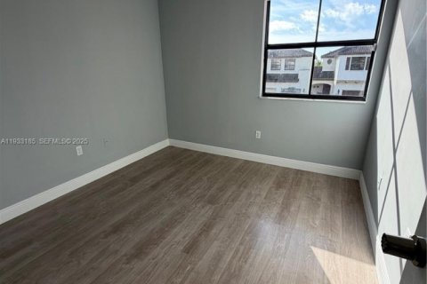 Casa en alquiler en Cutler Bay, Florida, 4 dormitorios, 204.48 m2 № 1991914 - foto 13