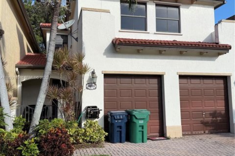 Casa en alquiler en Cutler Bay, Florida, 4 dormitorios, 204.48 m2 № 1991914 - foto 2