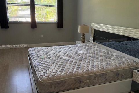 Casa en alquiler en Cutler Bay, Florida, 4 dormitorios, 204.48 m2 № 1991914 - foto 8