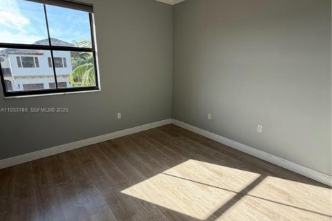 Casa en alquiler en Cutler Bay, Florida, 4 dormitorios, 204.48 m2 № 1991914 - foto 12