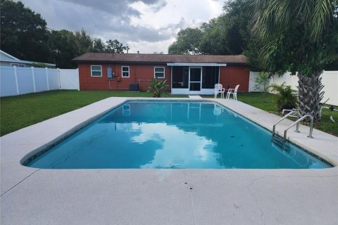 House in Saint Petersburg, Florida 2 bedrooms, 77.67 sq.m. № 1853058 - photo 3