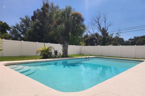 House in Saint Petersburg, Florida 2 bedrooms, 77.67 sq.m. № 1853058 - photo 26