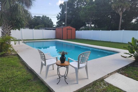 House in Saint Petersburg, Florida 2 bedrooms, 77.67 sq.m. № 1853058 - photo 5
