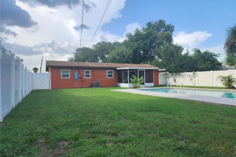 House in Saint Petersburg, Florida 2 bedrooms, 77.67 sq.m. № 1853058 - photo 10