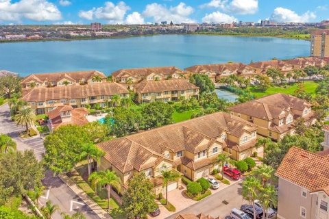 Condo in Orlando, Florida, 4 bedrooms № 2362477