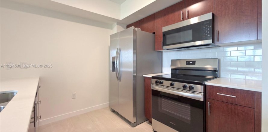 Appartement à Sweetwater, Floride 1 chambre, 69.31 m2 № 1982939