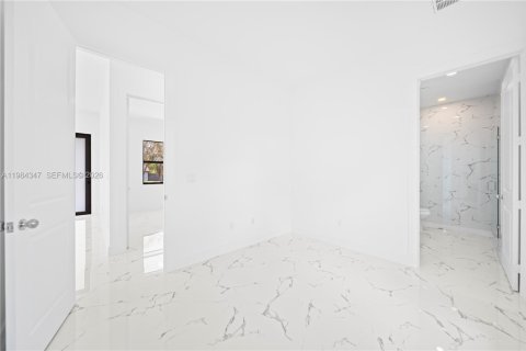 Купить виллу или дом в Лихай-Эйкерс, Флорида 3 спальни, № 2045662 - фото 9