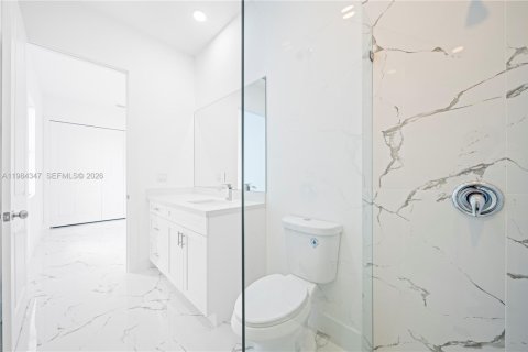 Купить виллу или дом в Лихай-Эйкерс, Флорида 3 спальни, № 2045662 - фото 21