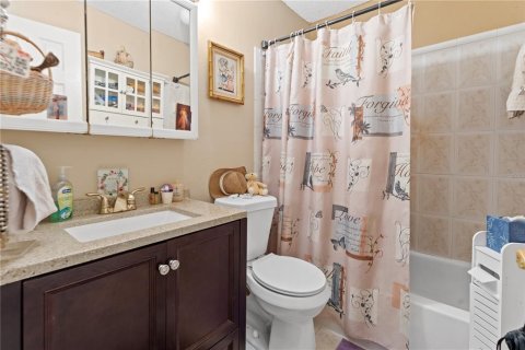 Villa ou maison à vendre à Tampa, Floride: 4 chambres, 120.4 m2 № 2285012 - photo 26
