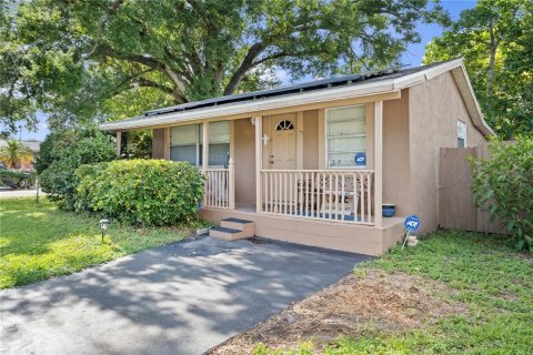 House in Tampa, Florida 4 bedrooms, 120.4 sq.m. № 2285012